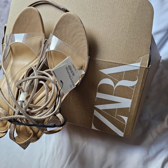 Shoes - Picture 9 of 10